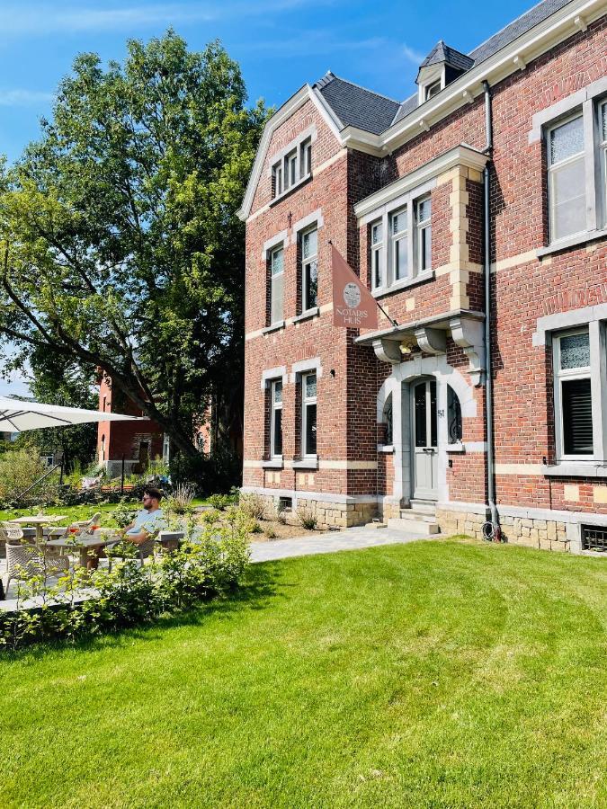 B&B Het Notarishuis - Authentiek Verblijf Nabij Maastricht Fourons Extérieur photo