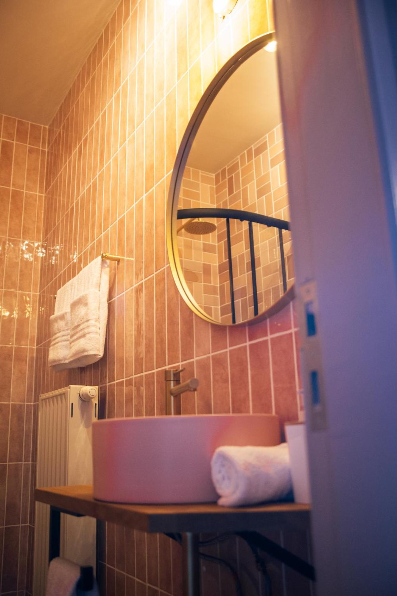 B&B Het Notarishuis - Authentiek Verblijf Nabij Maastricht Fourons Extérieur photo