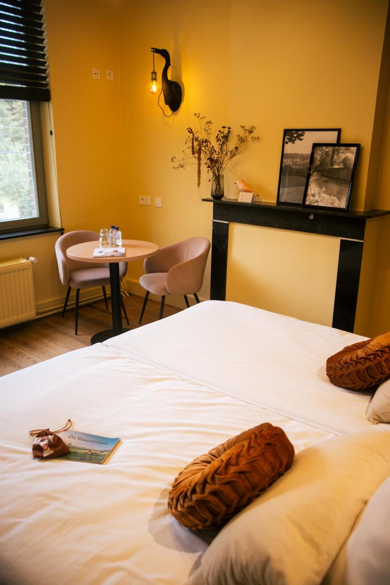 B&B Het Notarishuis - Authentiek Verblijf Nabij Maastricht Fourons Extérieur photo