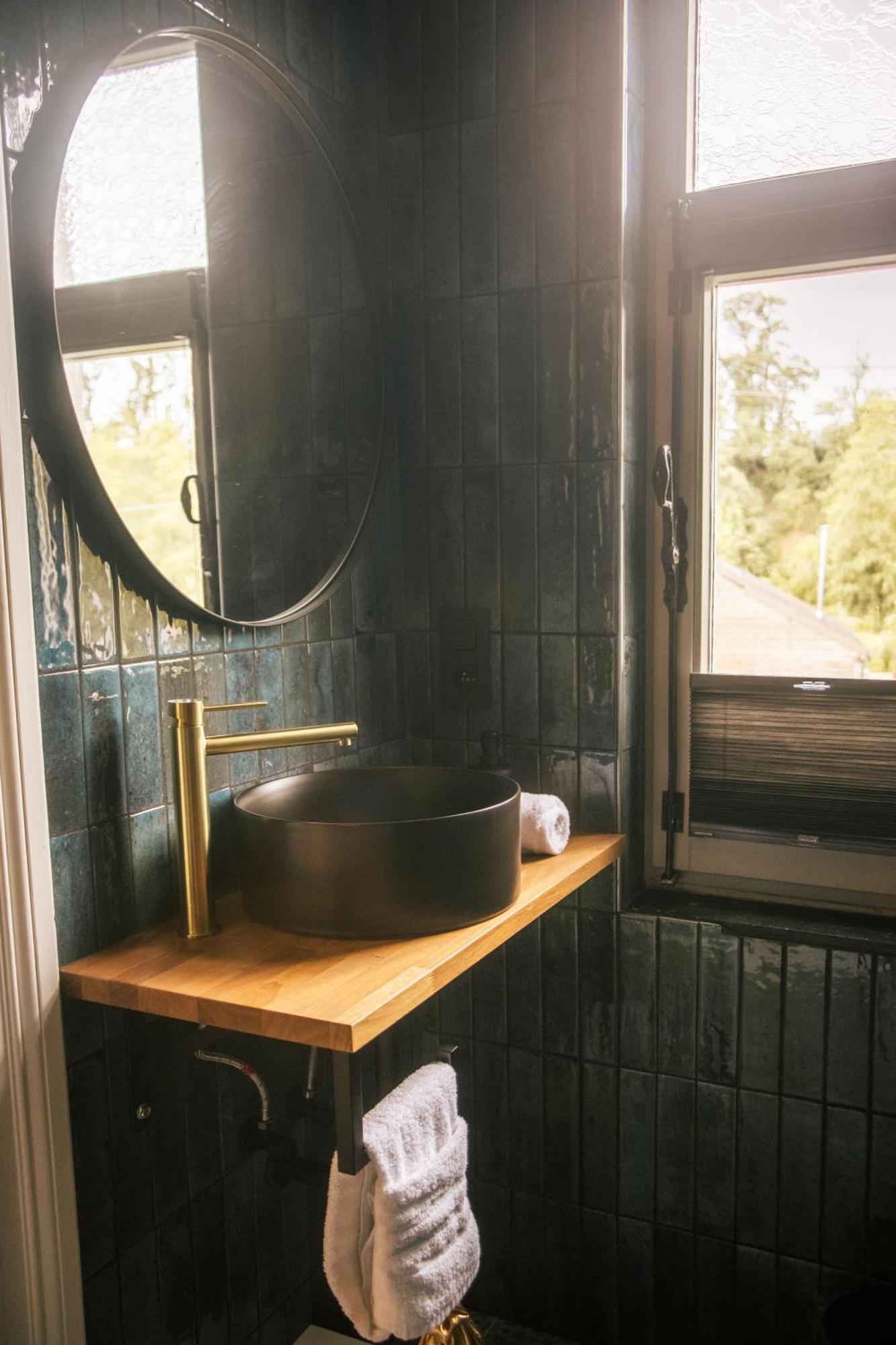 B&B Het Notarishuis - Authentiek Verblijf Nabij Maastricht Fourons Extérieur photo