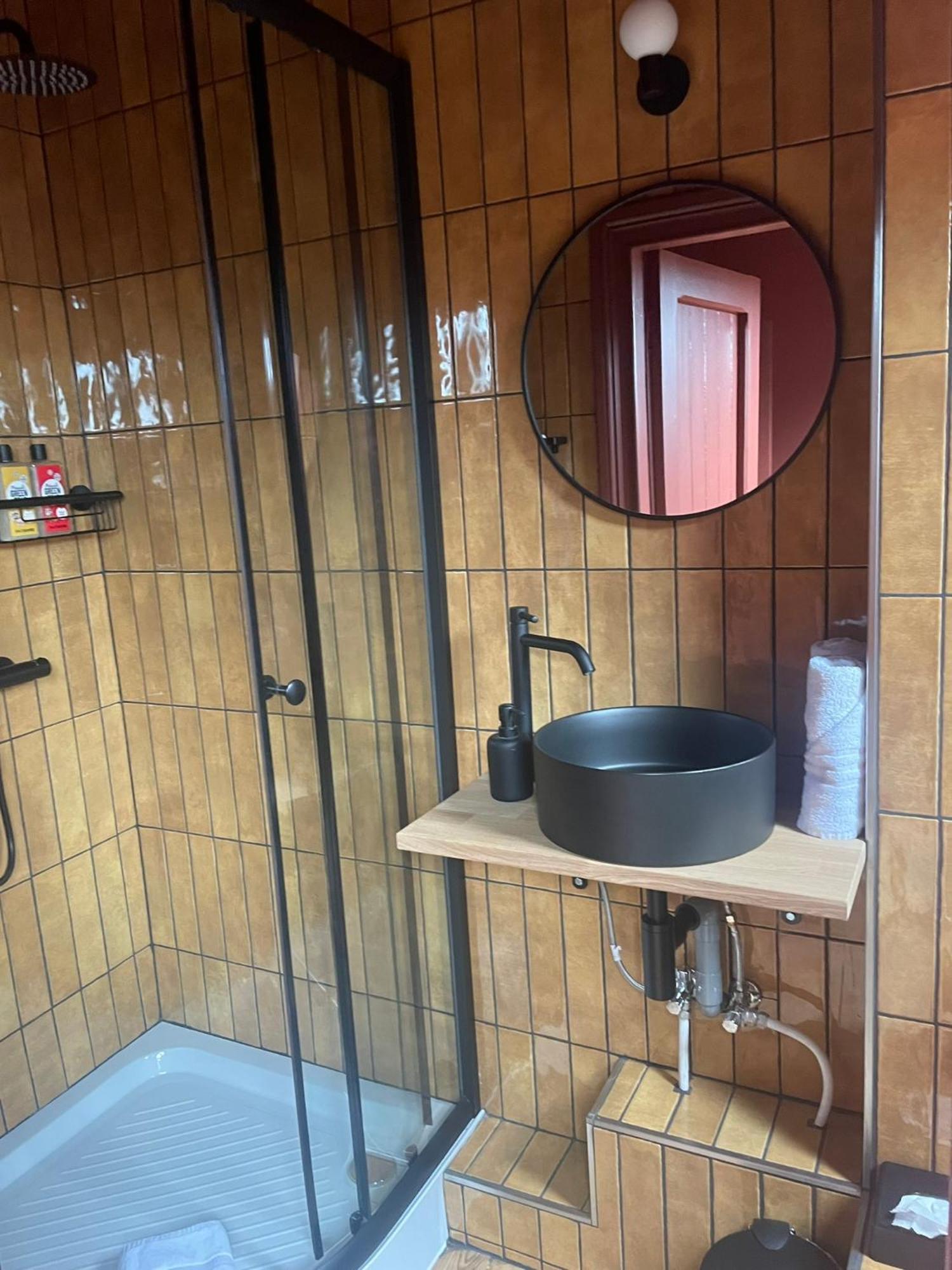 B&B Het Notarishuis - Authentiek Verblijf Nabij Maastricht Fourons Extérieur photo